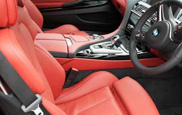 Desain Modifikasi Interior Mobil Warna Merah